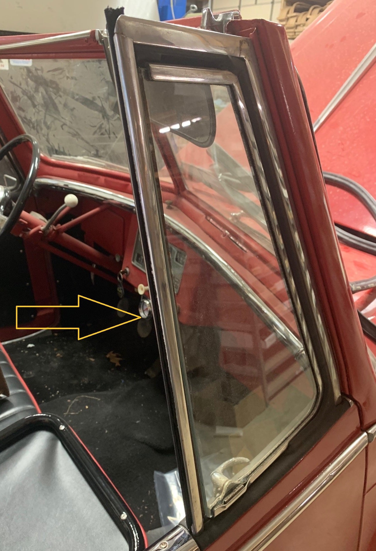 Wing Window Vertical Seal, 1948-1951 WIllys Jeepster - The JeepsterMan